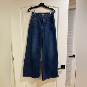 Levi’s 728 High rise wide leg